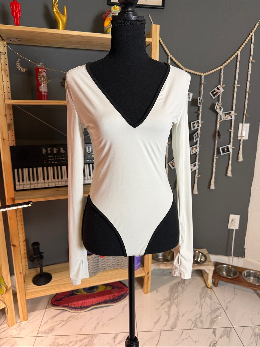 Women’s Long Sleeve V-Neck Bodysuit - White